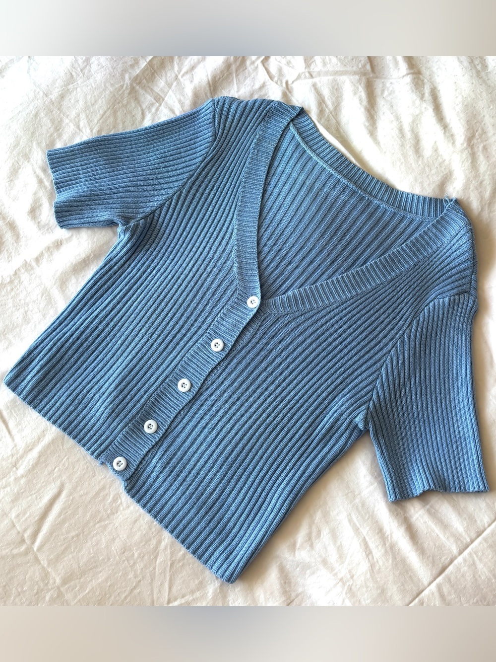 Ribbed V-Neck Button Front Short-Sleeve Cardigan in Sky Blue